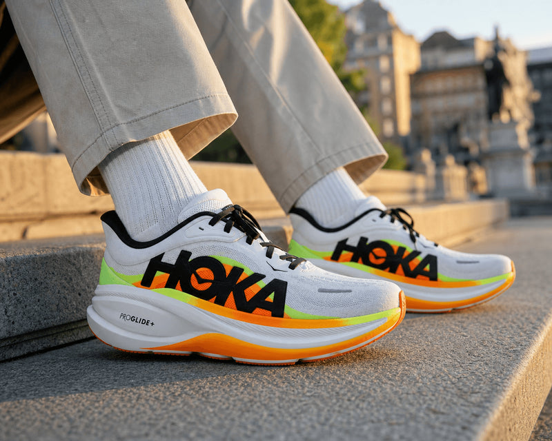 Chaussure Running pour femme Hoka Clifton PRO couleur blanche et orange