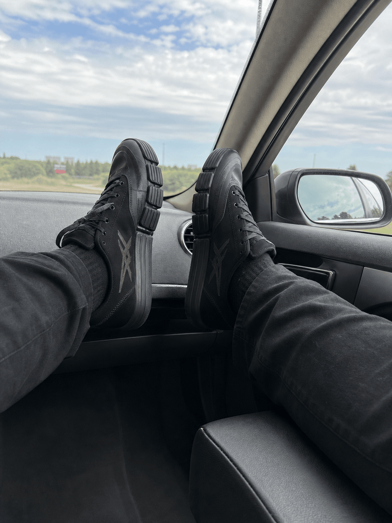 basics ASICS pour homme et femme photo prise en voiture par client satisfait